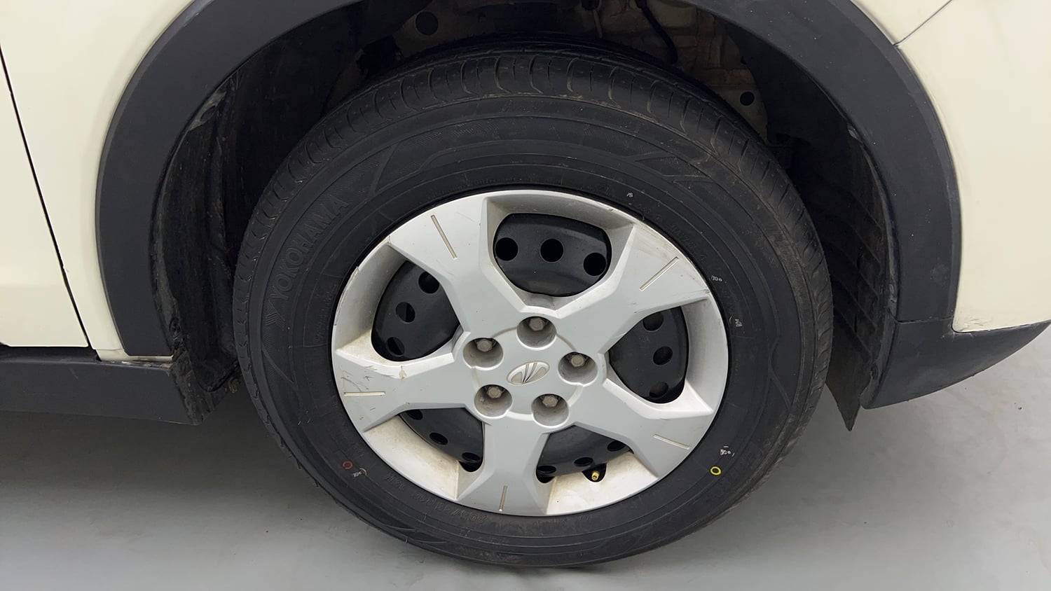 Used 2019 Mahindra XUV 300 1.2 W6 Petrol Manual tyres RIGHT FRONT TYRE RIM VIEW