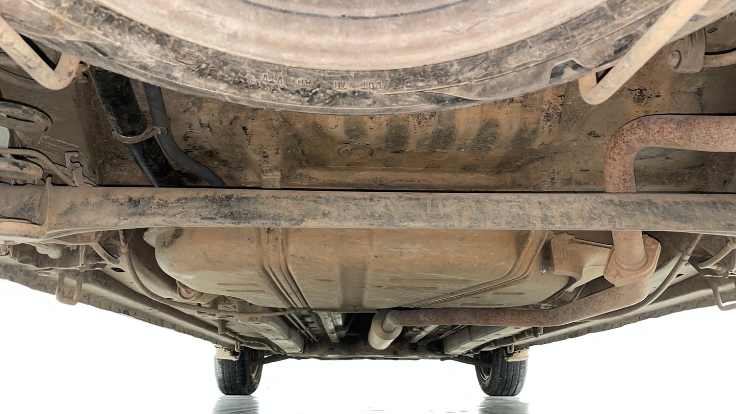 Used 2013 Maruti Suzuki Ertiga Vxi Petrol Manual extra REAR UNDERBODY VIEW (TAKEN FROM REAR)