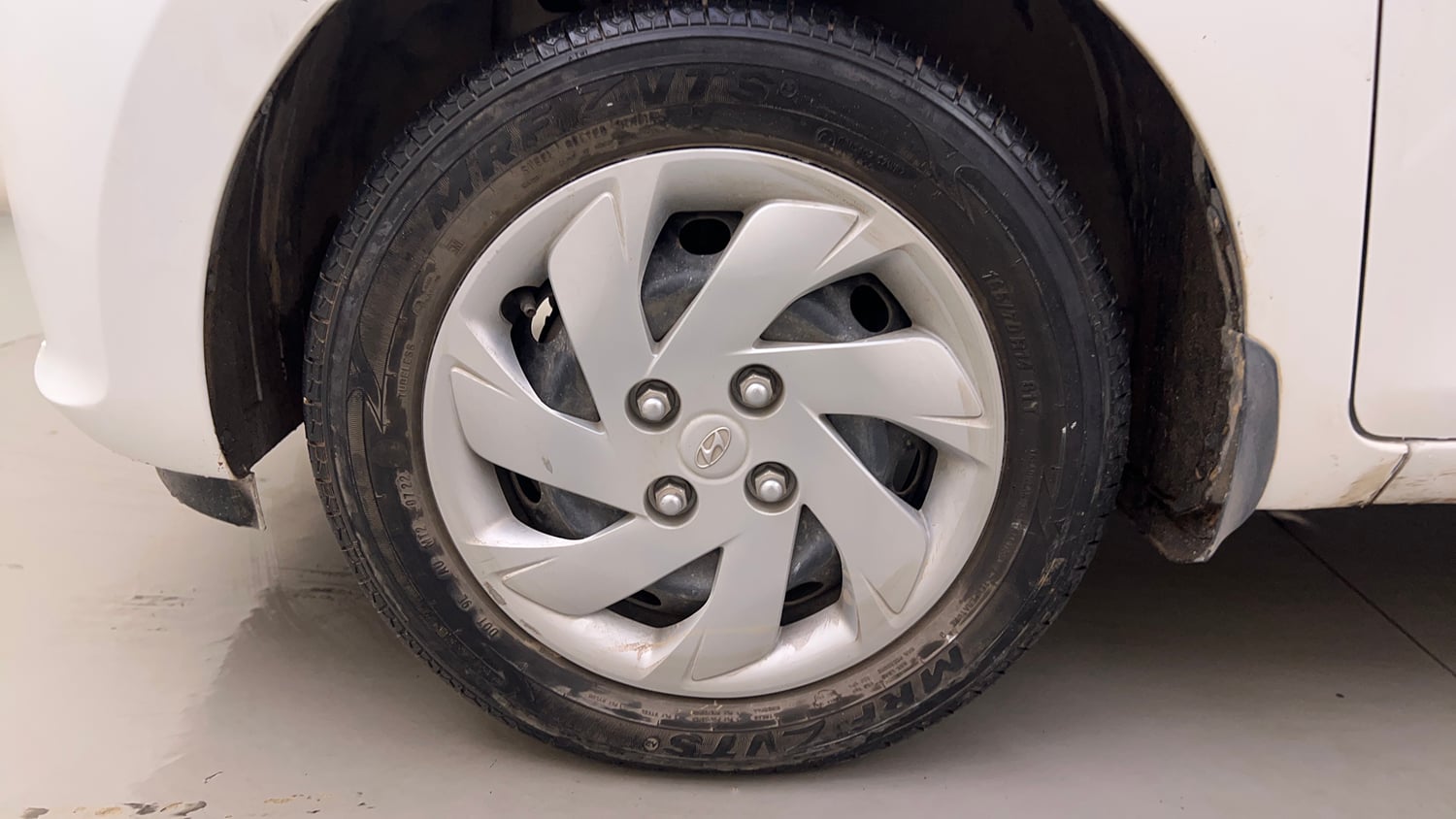 Used 2022 Hyundai Santro Sportz Petrol Manual tyres LEFT FRONT TYRE RIM VIEW