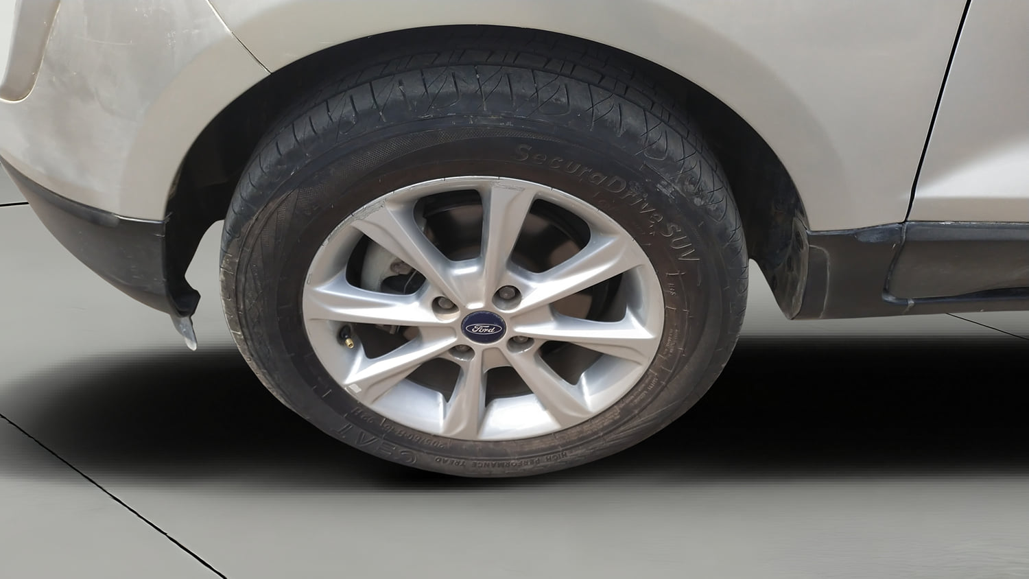 Used 2018 Ford EcoSport Titanium 1.5L Ti-VCT Petrol Manual tyres LEFT FRONT TYRE RIM VIEW