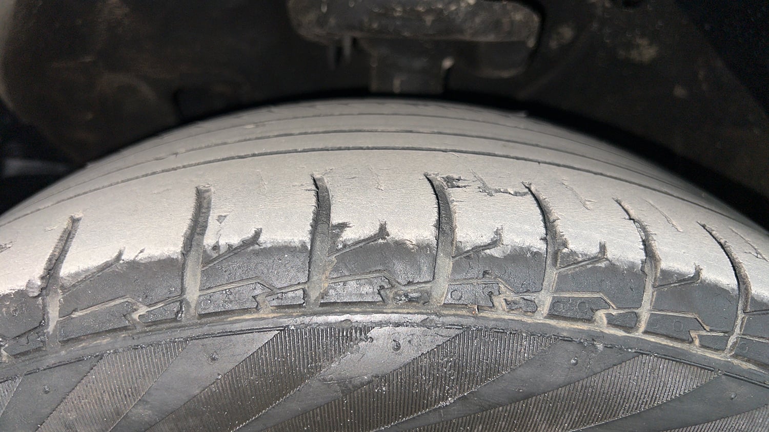 Used 2021 Kia Seltos GTX Plus 1.4 DCT Petrol Automatic tyres LEFT FRONT TYRE TREAD VIEW
