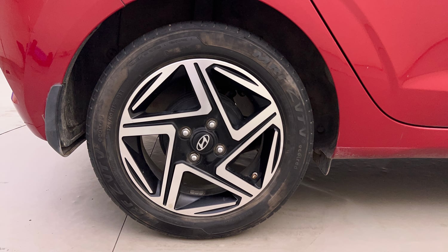 Used 2024 Hyundai Grand i10 Nios Asta 1.2 Kappa Petrol Manual tyres RIGHT REAR TYRE RIM VIEW