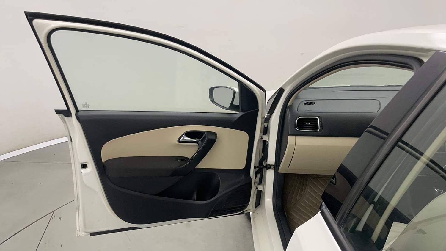 Used 2019 Skoda Rapid Ambition 1.6 MPI AT Petrol Automatic interior LEFT FRONT DOOR OPEN VIEW