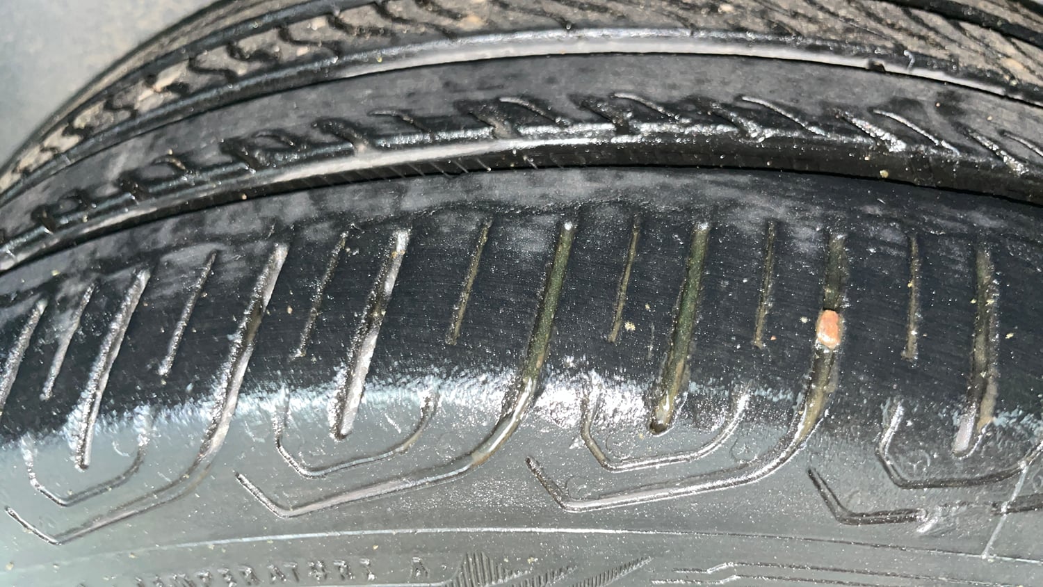 Used 2019 Skoda Rapid Ambition 1.6 MPI AT Petrol Automatic tyres RIGHT REAR TYRE TREAD VIEW