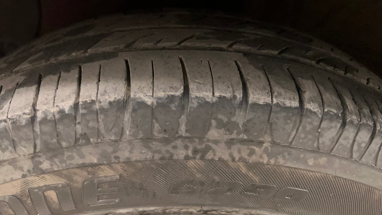 Used 2014 Hyundai Xcent S 1.2 Petrol Manual tyres LEFT FRONT TYRE TREAD VIEW