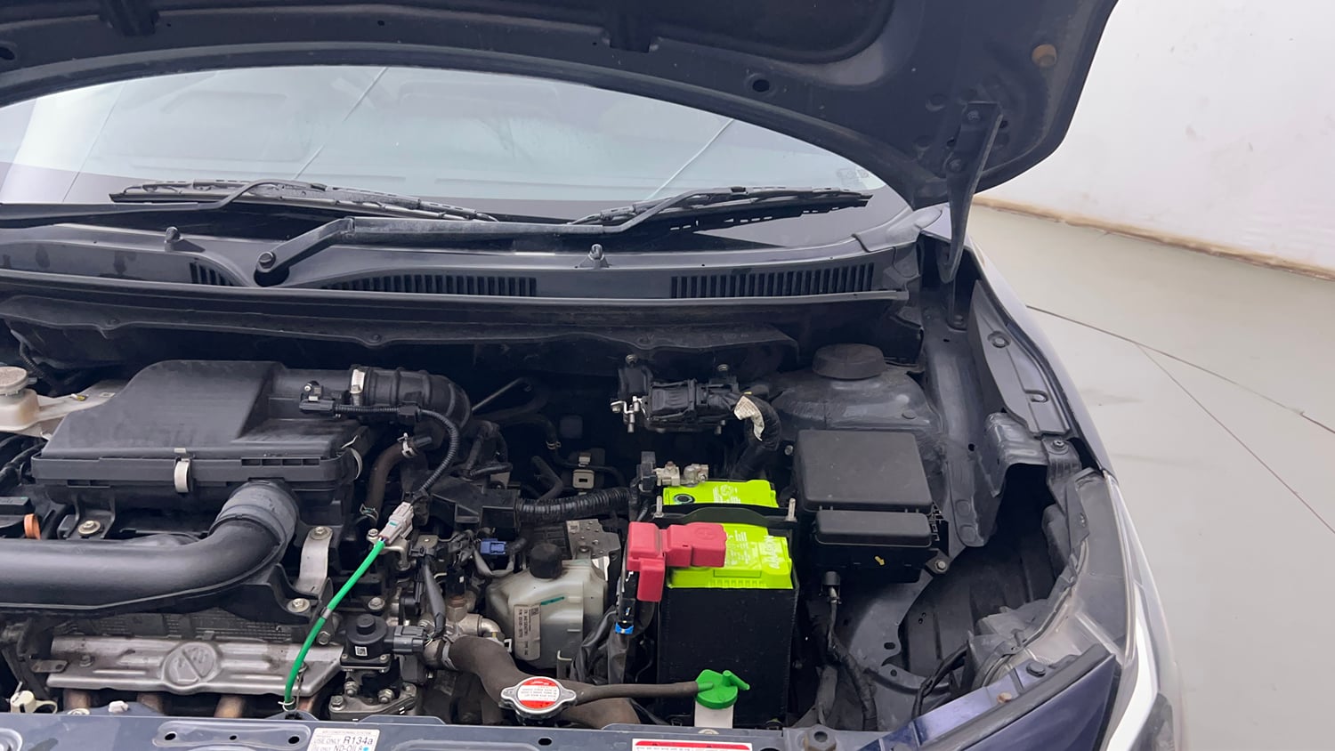 Used 2025 Toyota Glanza V AMT Petrol Automatic engine ENGINE LEFT SIDE HINGE & APRON VIEW
