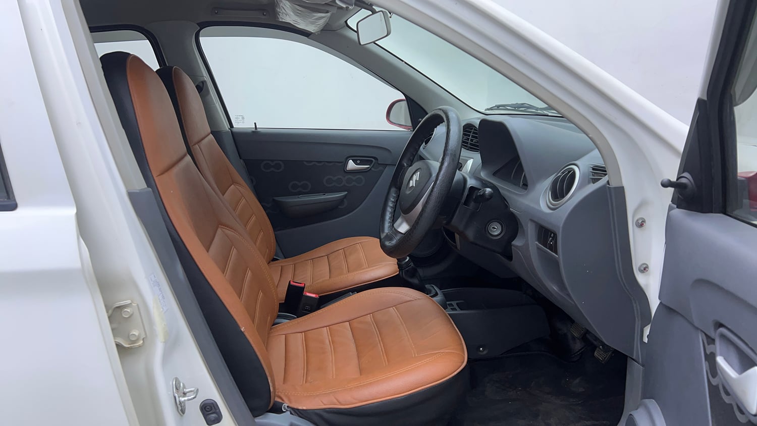 Used 2014 Maruti Suzuki Alto 800 Lxi Petrol Manual interior RIGHT SIDE FRONT DOOR CABIN VIEW