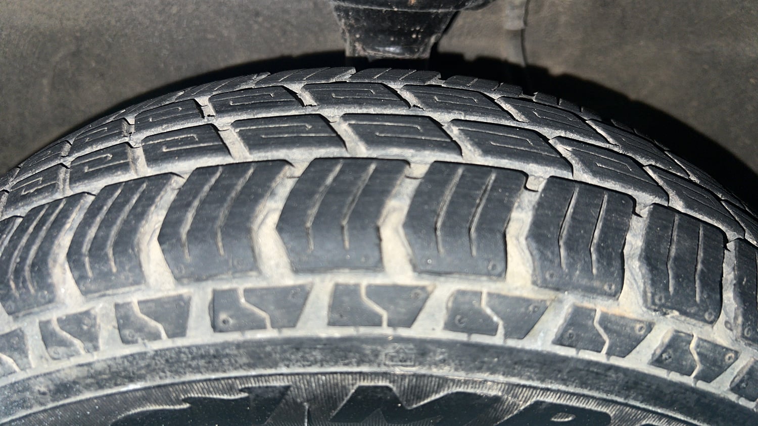 Used 2017 Maruti Suzuki Alto 800 VXi Petrol Manual tyres LEFT FRONT TYRE TREAD VIEW
