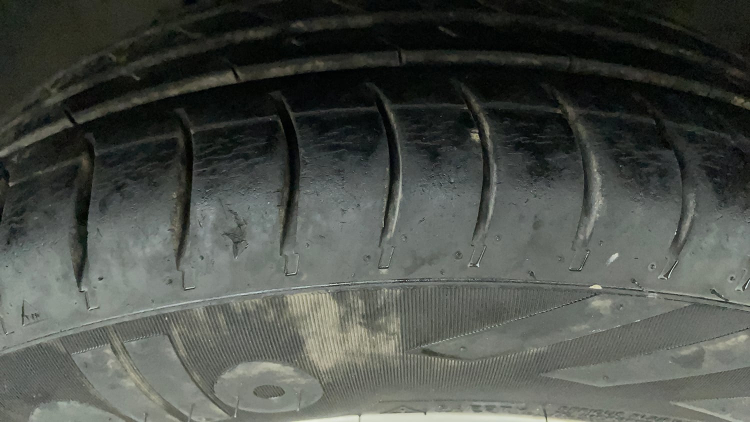 Used 2018 Tata Tiago Revotron XZ Petrol Manual tyres RIGHT FRONT TYRE TREAD VIEW
