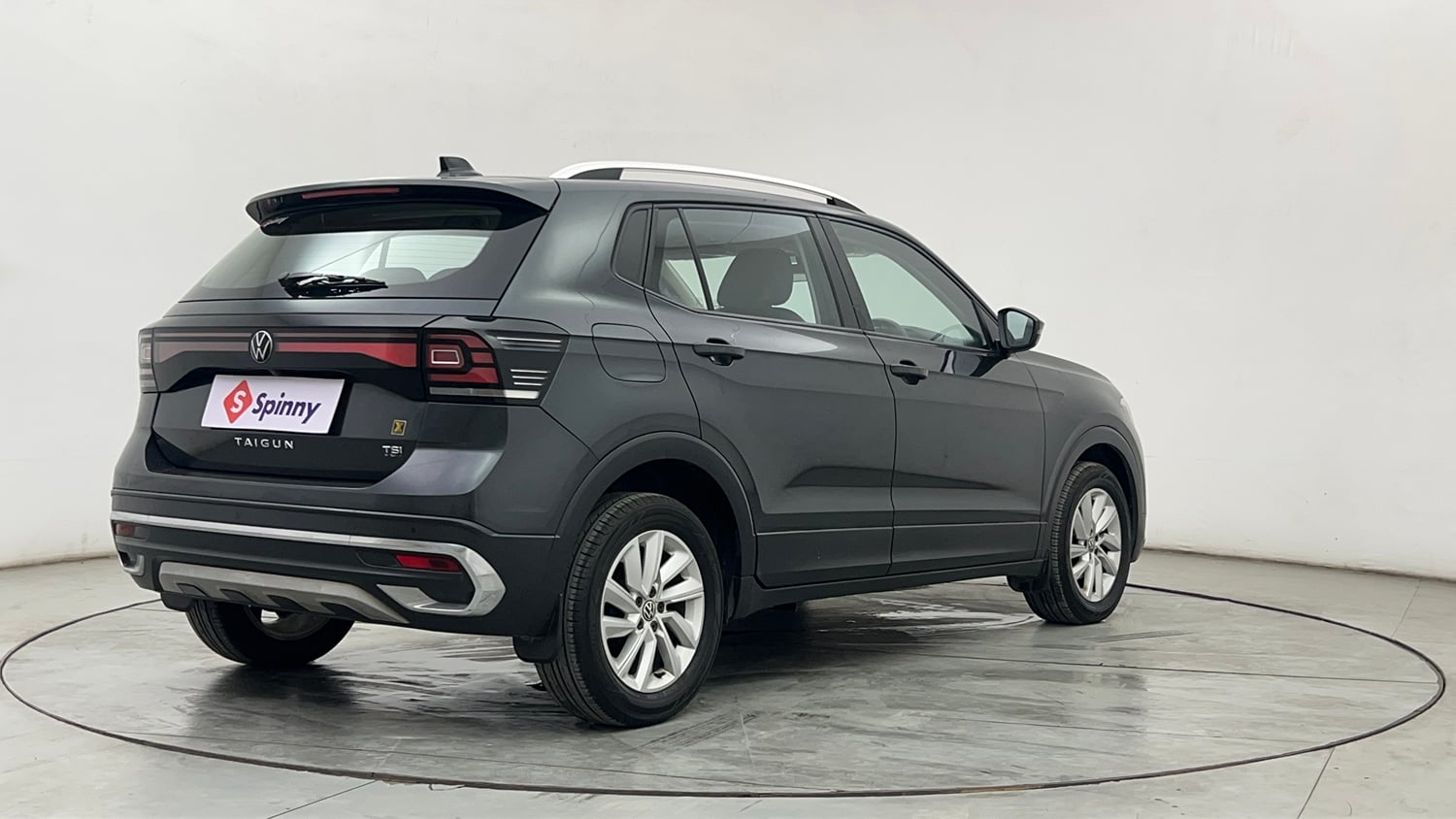 Used 2022 Volkswagen Taigun Highline 1.0 TSI AT Petrol Automatic exterior RIGHT REAR CORNER VIEW