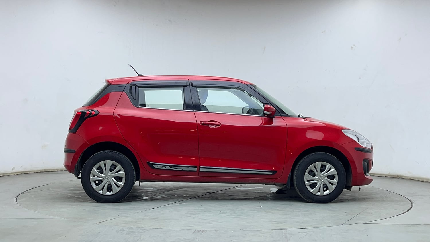 Used 2019 Maruti Suzuki Swift VXi Petrol Manual exterior RIGHT SIDE VIEW