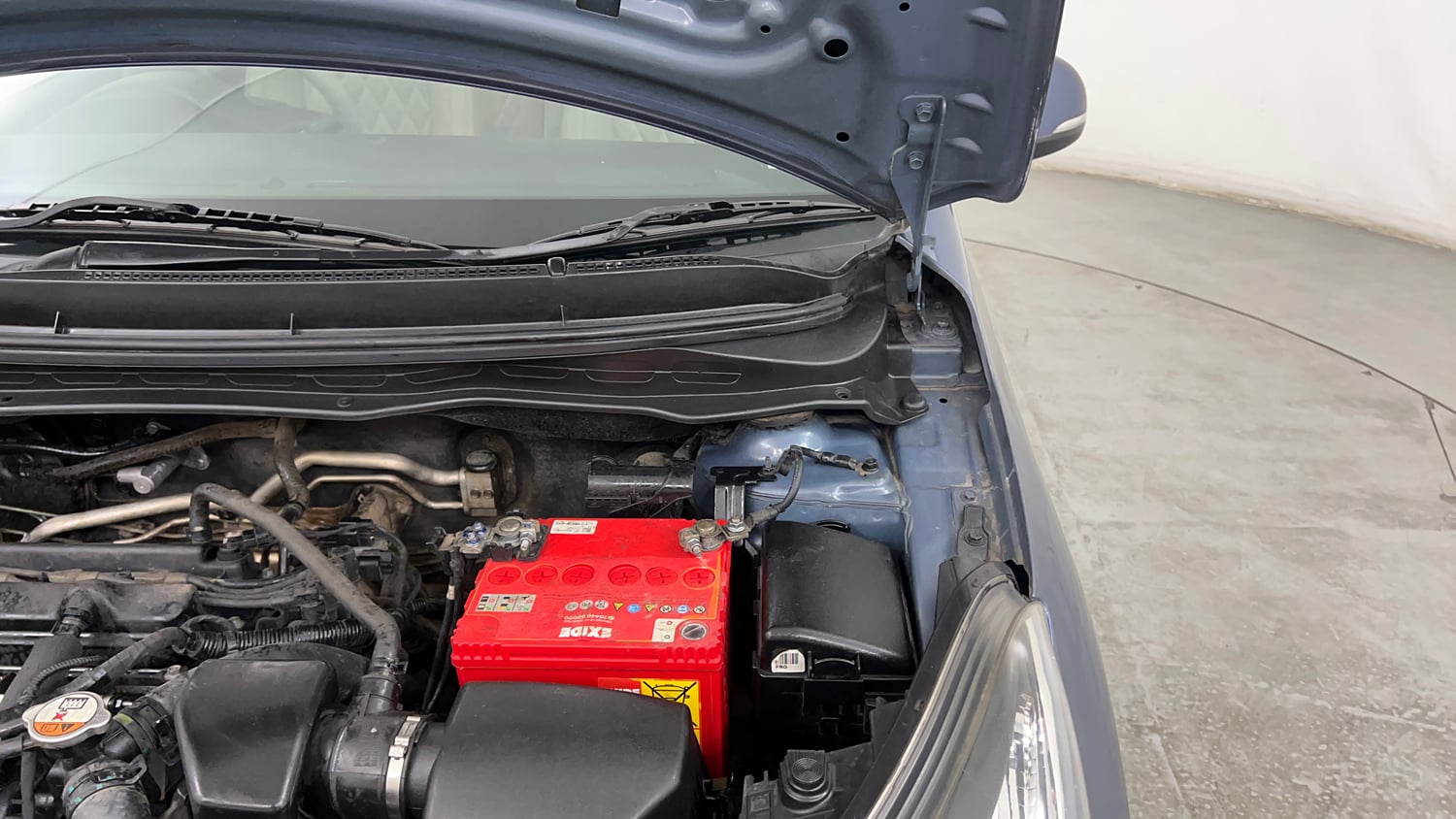 Used 2014 Hyundai i20 Asta 1.2 Petrol Manual engine ENGINE LEFT SIDE HINGE & APRON VIEW