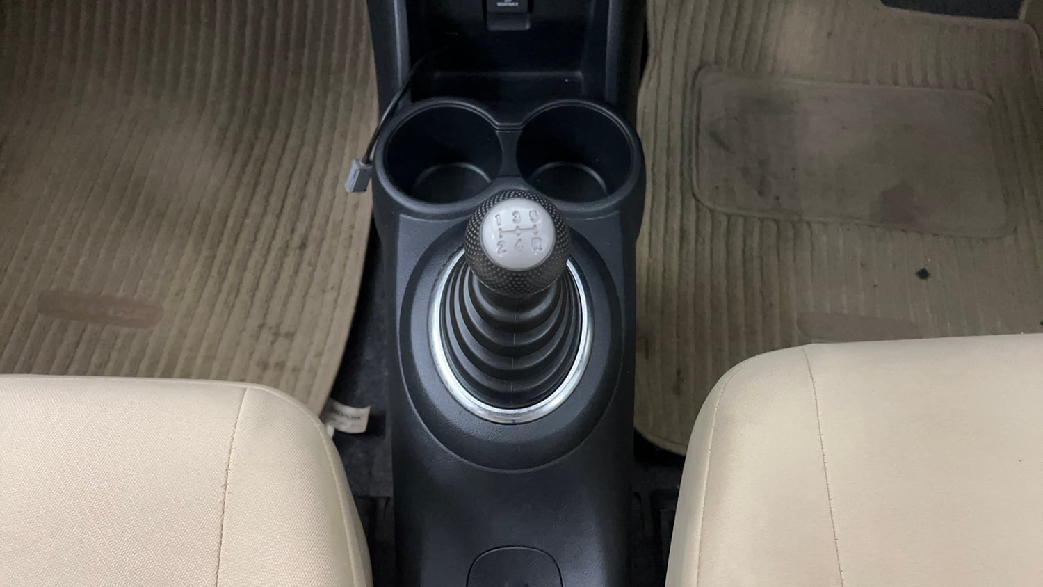 Used 2015 Honda Amaze 1.2 S i-VTEC Petrol Manual interior GEAR  KNOB VIEW