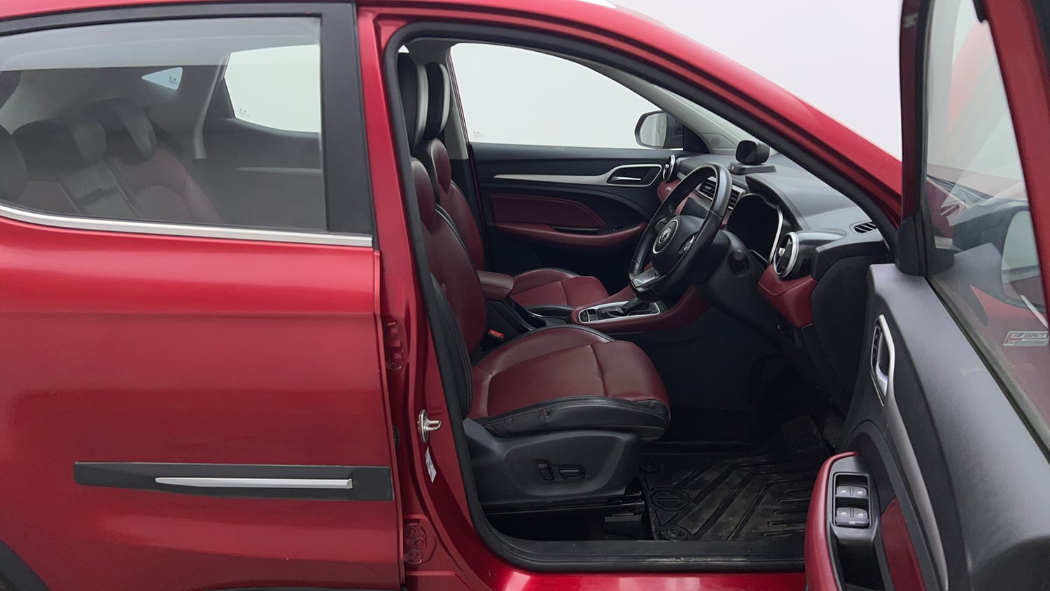 Used 2022 MG Motors Astor Savvy 1.3 Turbo AT S Red Petrol Automatic interior RIGHT SIDE FRONT DOOR CABIN VIEW