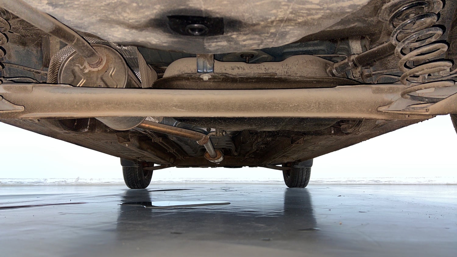 Used 2021 Renault Kwid CLIMBER 1.0 AMT Opt Petrol Automatic extra REAR UNDERBODY VIEW (TAKEN FROM REAR)