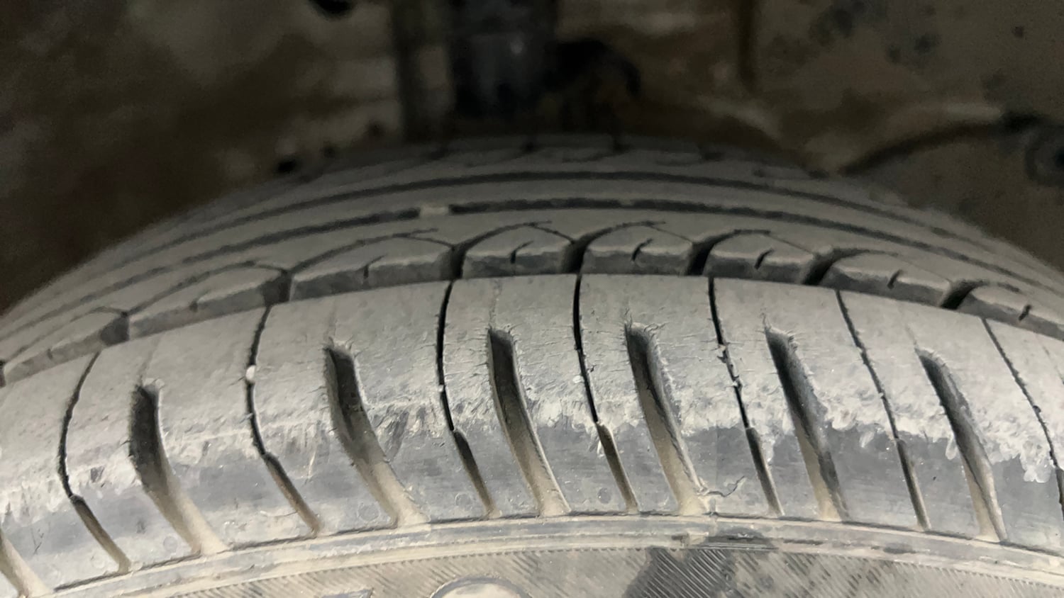 Used 2015 Honda Amaze 1.2 S i-VTEC Petrol Manual tyres RIGHT FRONT TYRE TREAD VIEW