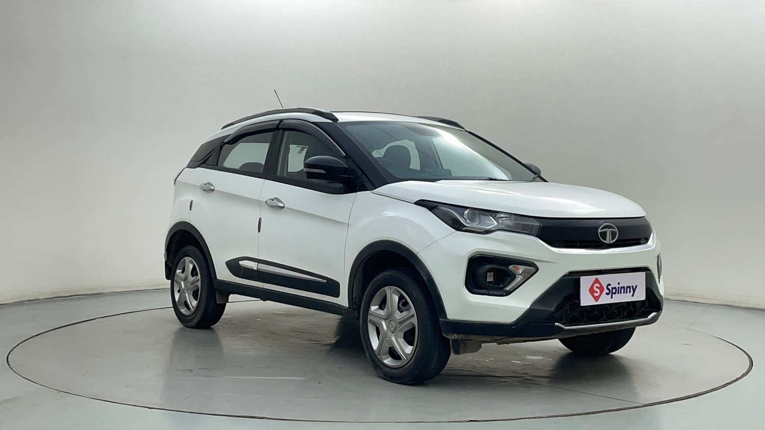 Used 2022 Tata Nexon XMA (S) Petrol Automatic exterior RIGHT FRONT CORNER VIEW