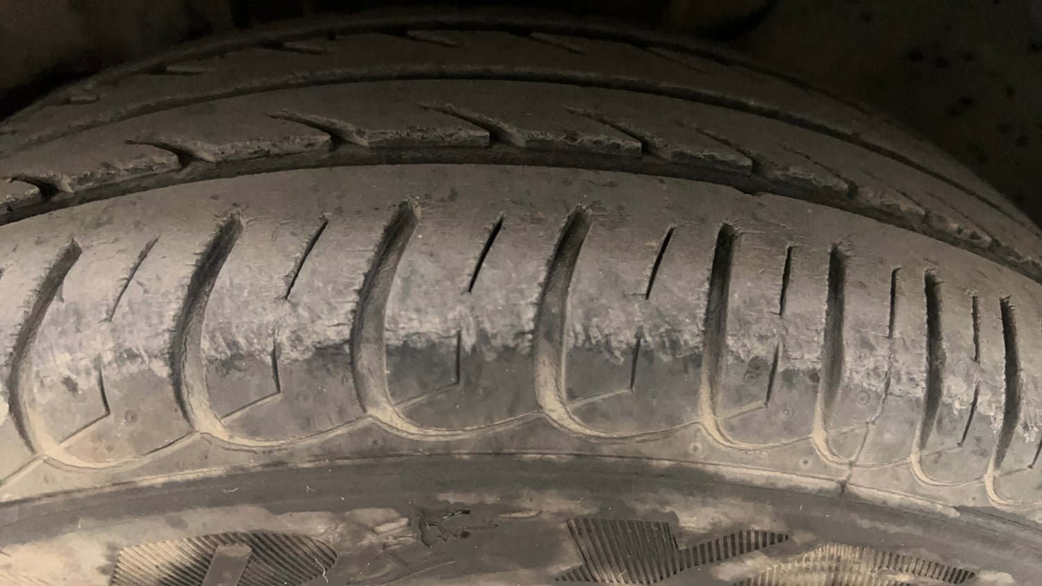 Used 2018 Tata Tiago Revotron XZ Petrol Manual tyres LEFT FRONT TYRE TREAD VIEW