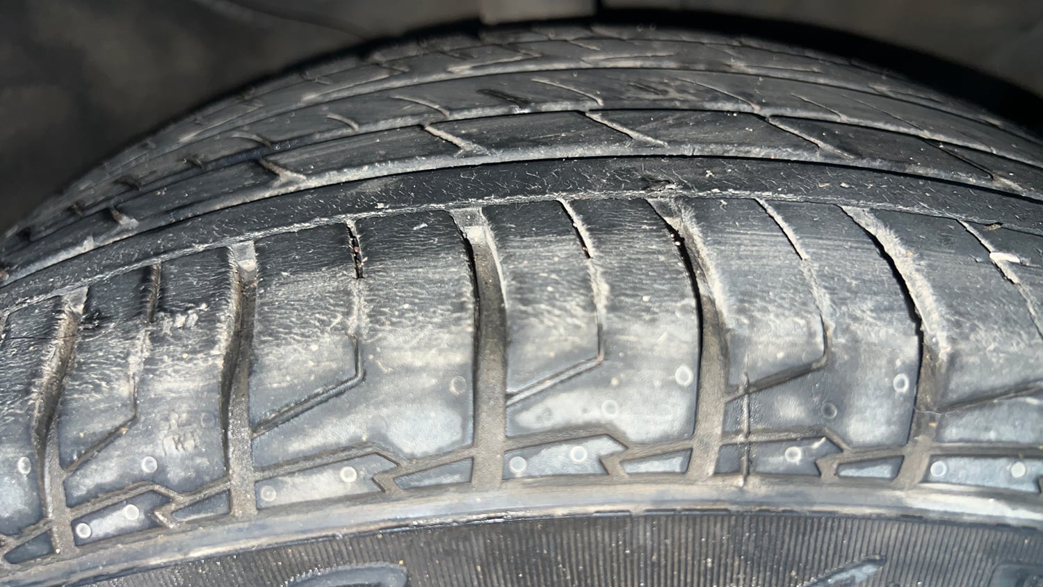 Used 2020 kia Seltos GTX DCT 1.4 Petrol Automatic tyres RIGHT FRONT TYRE TREAD VIEW