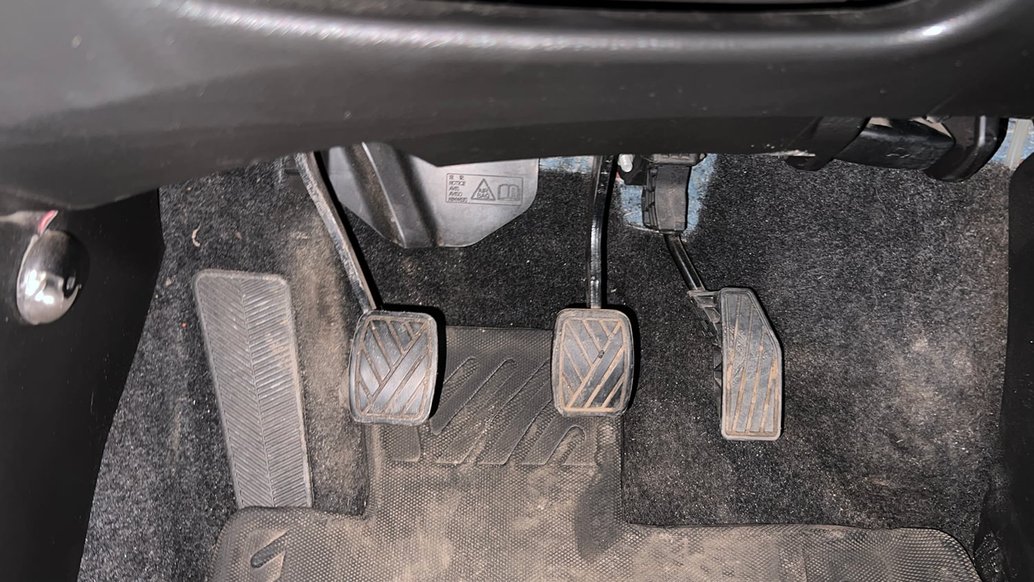 Used 2023 Maruti Suzuki XL6 Alpha MT Petrol Petrol Manual interior PEDALS VIEW