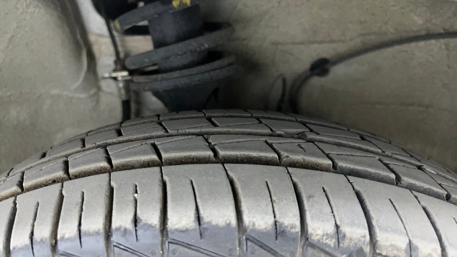 Used 2022 Maruti Suzuki Alto 800 VXi Petrol Manual tyres RIGHT FRONT TYRE TREAD VIEW