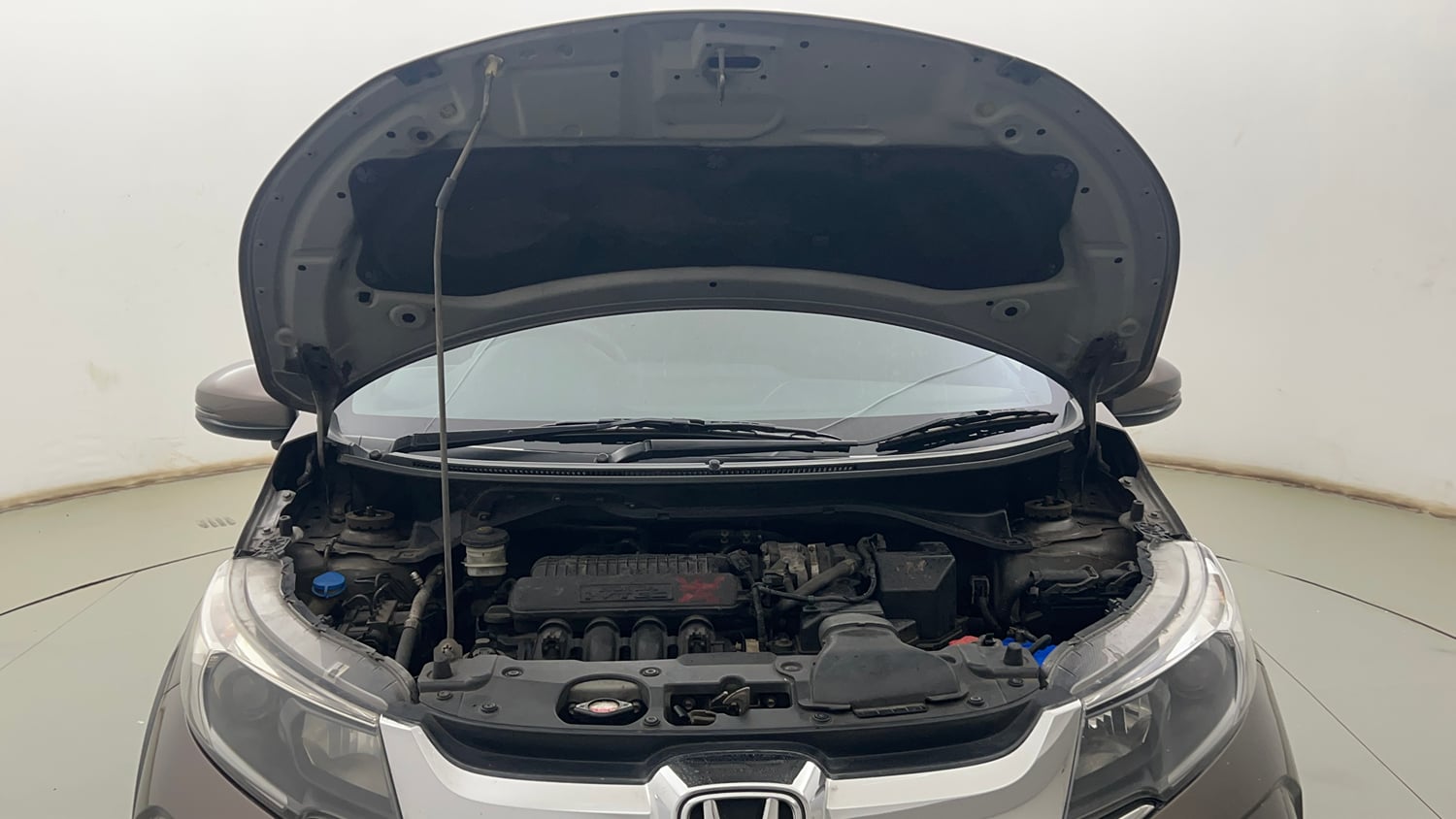 Used 2017 Honda BR-V V CVT Petrol Petrol Automatic engine ENGINE & BONNET OPEN FRONT VIEW