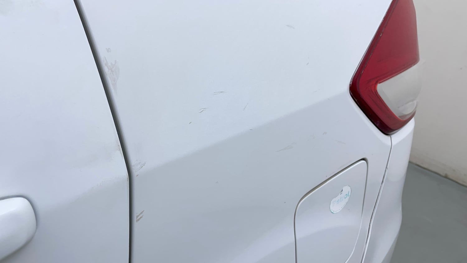 Used 2013 Maruti Suzuki Ertiga Vxi Petrol Manual dents MINOR SCRATCH