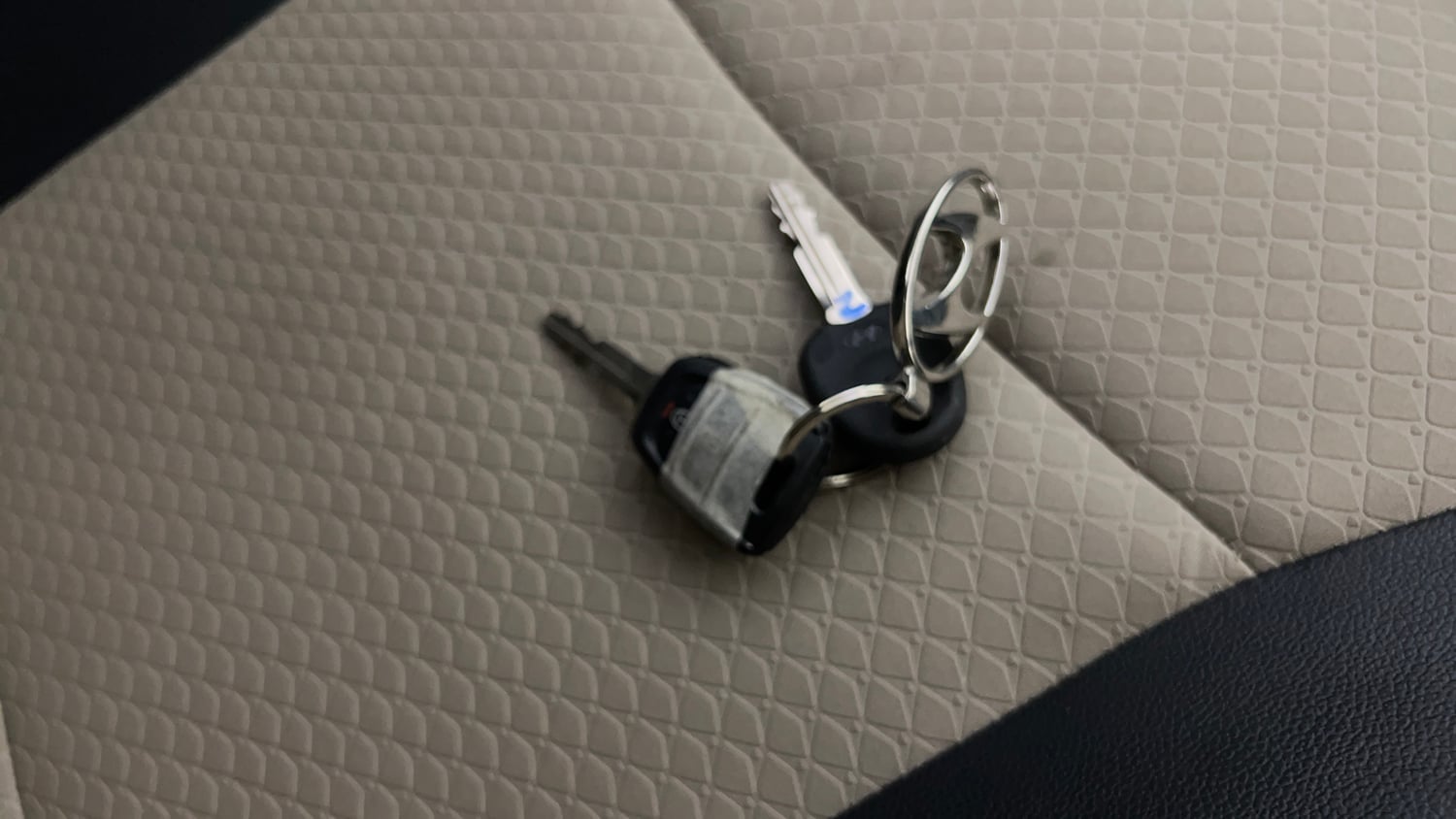 Used 2022 Hyundai Santro Sportz Petrol Manual extra CAR KEY VIEW