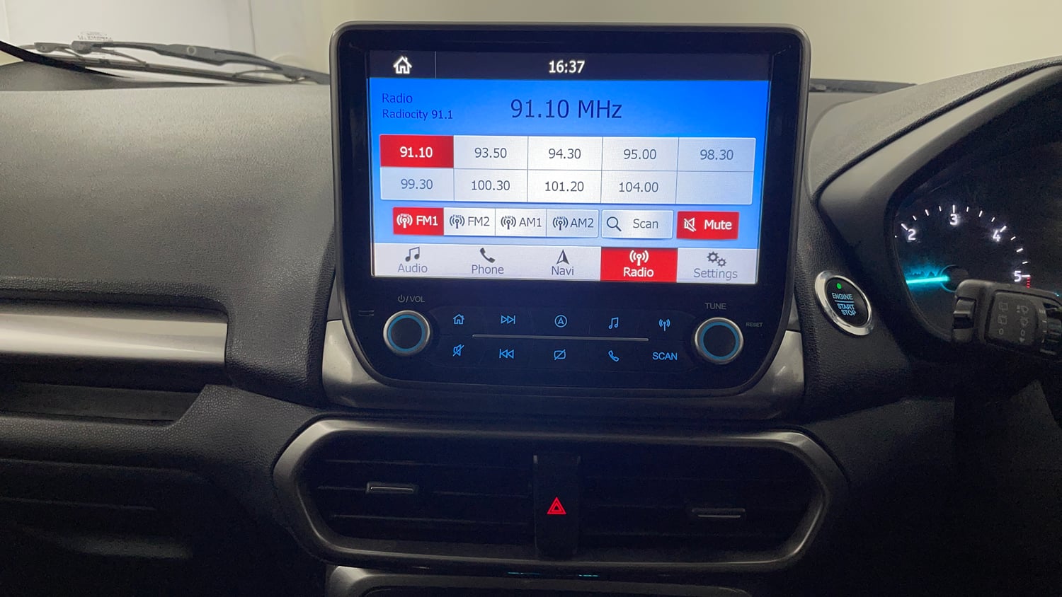 Used 2019 Ford EcoSport Titanium 1.5L TDCi Diesel Manual top_features Integrated (in-dash) music system
