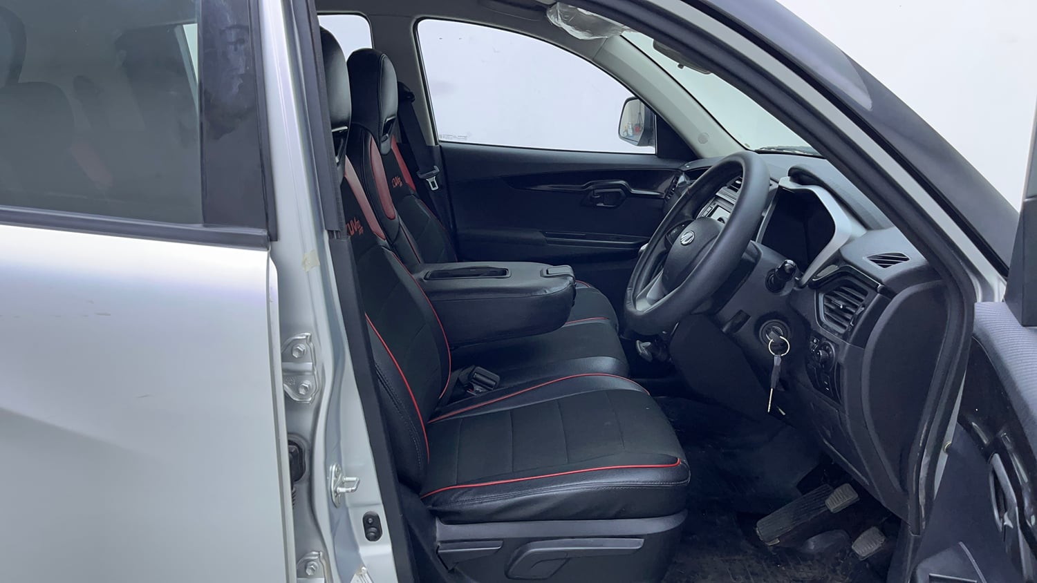 Used 2019 Mahindra KUV100 NXT K8 6 STR Dual Tone Petrol Manual interior RIGHT SIDE FRONT DOOR CABIN VIEW