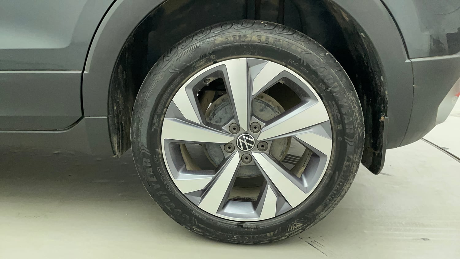 Used 2022 Volkswagen Taigun Topline 1.0 TSI MT Petrol Manual tyres LEFT REAR TYRE RIM VIEW