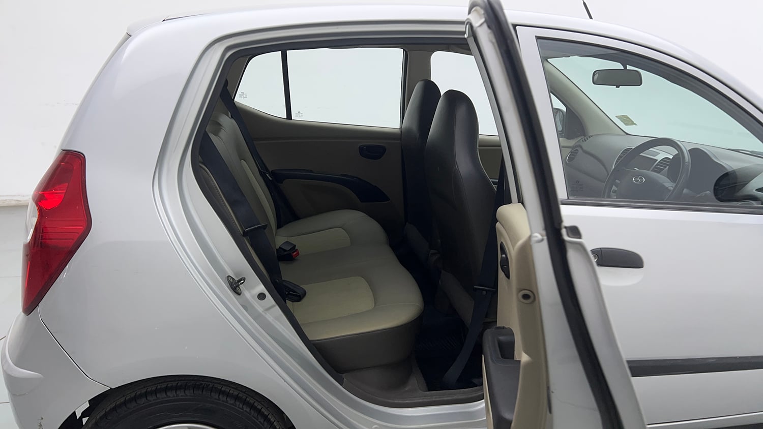 Used 2015 Hyundai i10 Magna 1.1 iRDE2 Petrol Manual interior RIGHT SIDE REAR DOOR CABIN VIEW