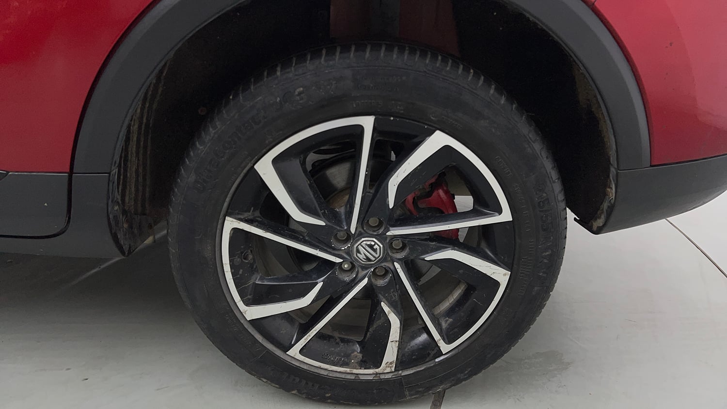 Used 2022 MG Motors Astor Savvy 1.3 Turbo AT S Red Petrol Automatic tyres LEFT REAR TYRE RIM VIEW