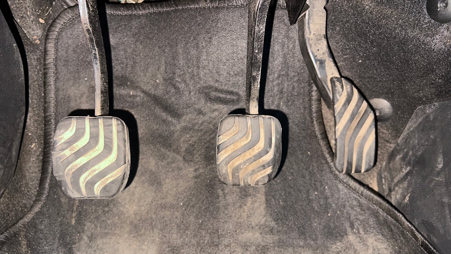 Used 2022 Nissan Magnite XE Petrol Manual interior PEDALS VIEW