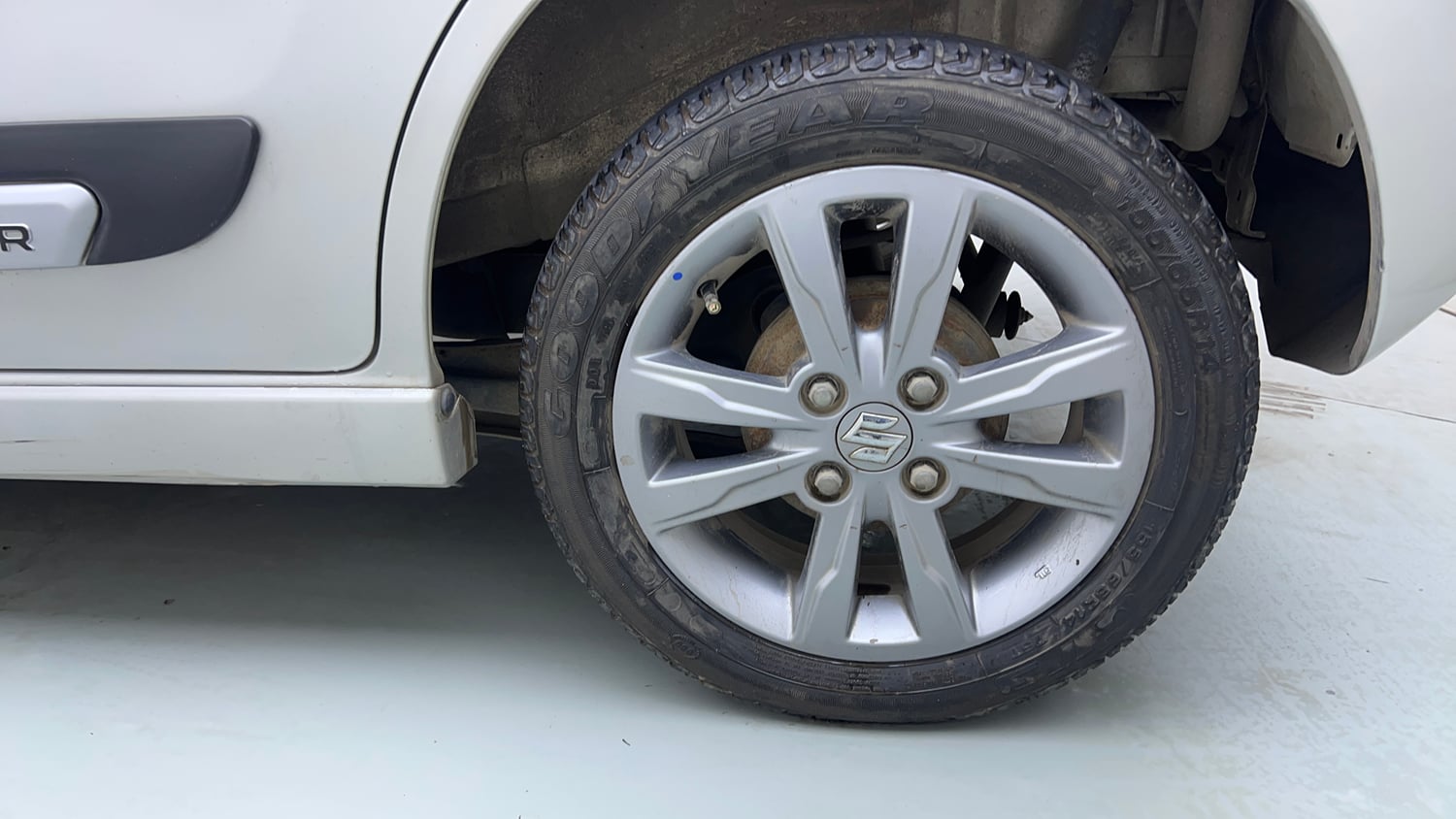 Used 2018 Maruti Suzuki Wagon R VXI+ (O) Petrol Manual tyres LEFT REAR TYRE RIM VIEW