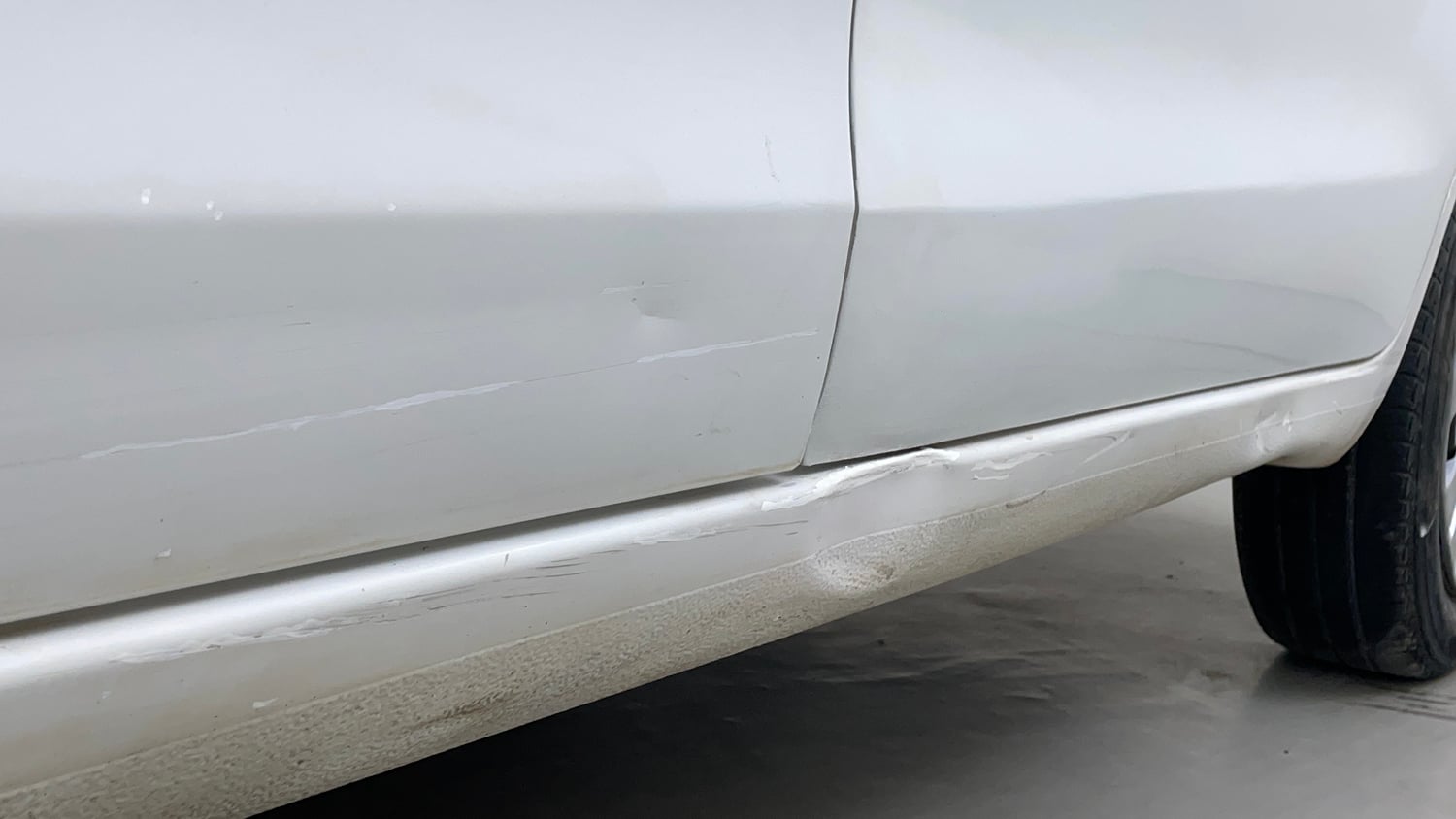 Used 2013 Maruti Suzuki Ertiga Vxi Petrol Manual dents MINOR SCRATCH