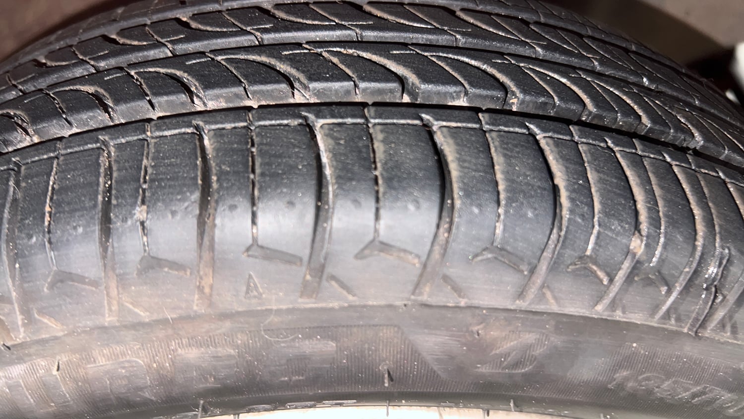 Used 2013 Tata Nano CX Petrol Manual tyres RIGHT FRONT TYRE TREAD VIEW