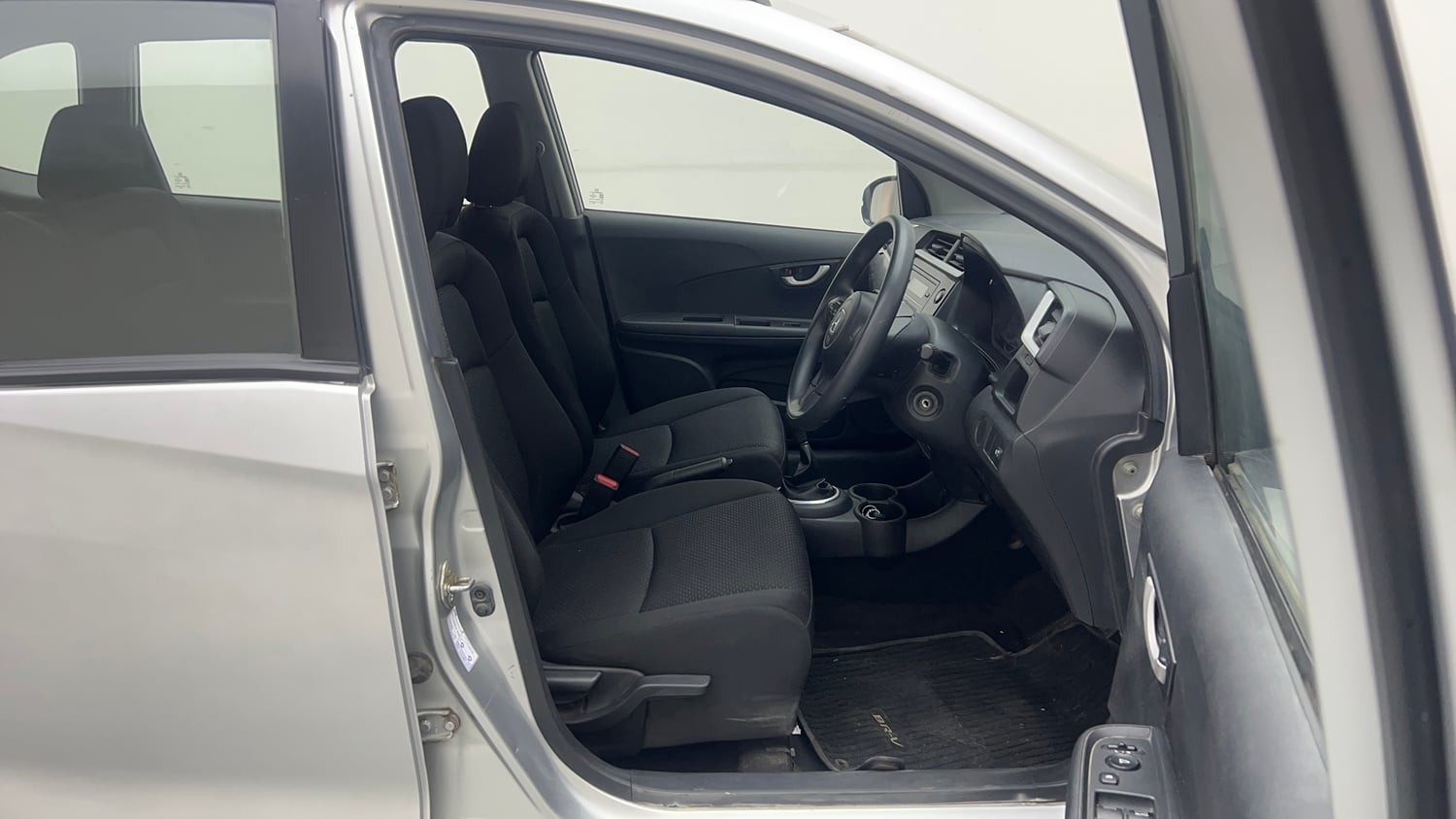 Used 2016 Honda BR-V S Petrol Petrol Manual interior RIGHT SIDE FRONT DOOR CABIN VIEW