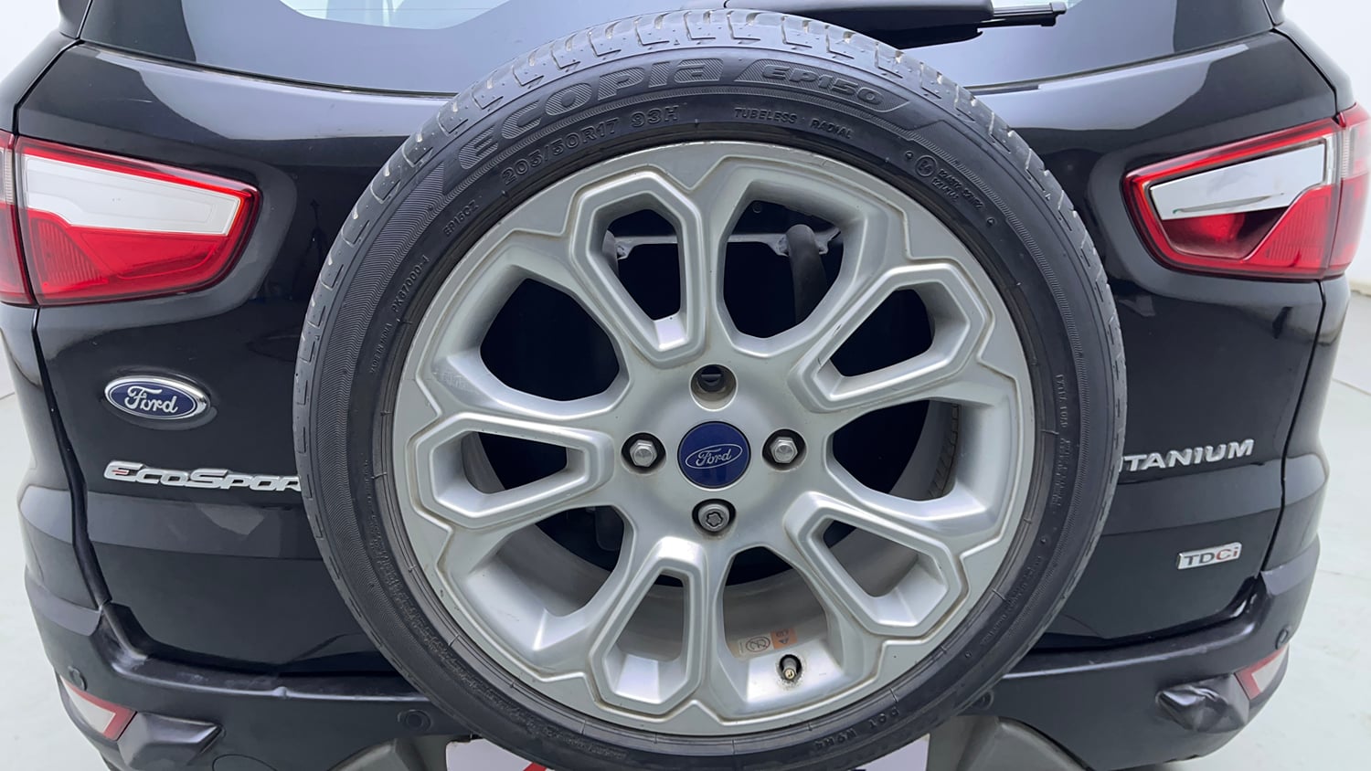 Used 2018 Ford EcoSport Titanium 1.5L TDCi Diesel Manual tyres SPARE TYRE VIEW