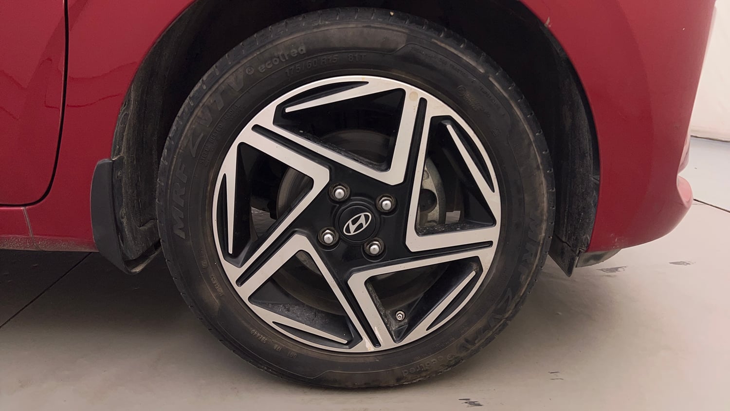 Used 2024 Hyundai Grand i10 Nios Asta 1.2 Kappa Petrol Manual tyres RIGHT FRONT TYRE RIM VIEW