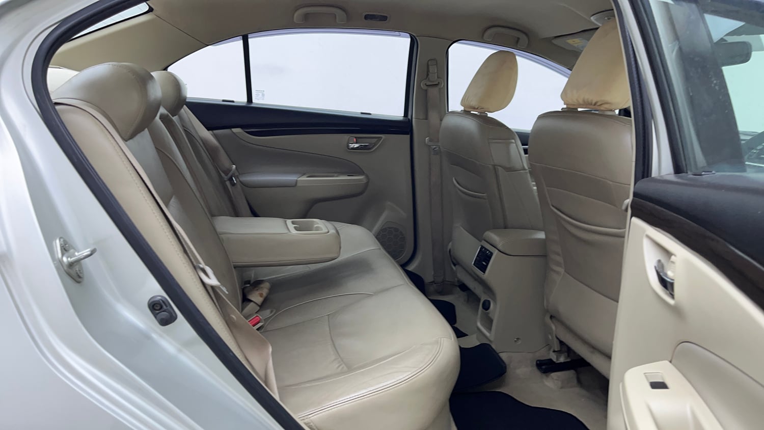 Used 2017 Maruti Suzuki Ciaz Alpha 1.4 AT Petrol Automatic interior RIGHT SIDE REAR DOOR CABIN VIEW