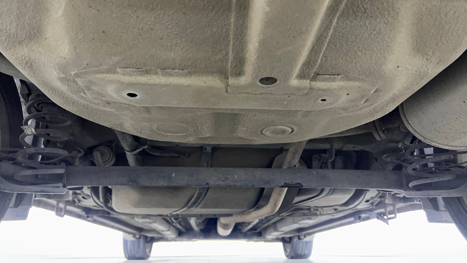Used 2018 Maruti Suzuki Ciaz Alpha 1.4 AT Petrol Automatic extra REAR UNDERBODY VIEW (TAKEN FROM REAR)