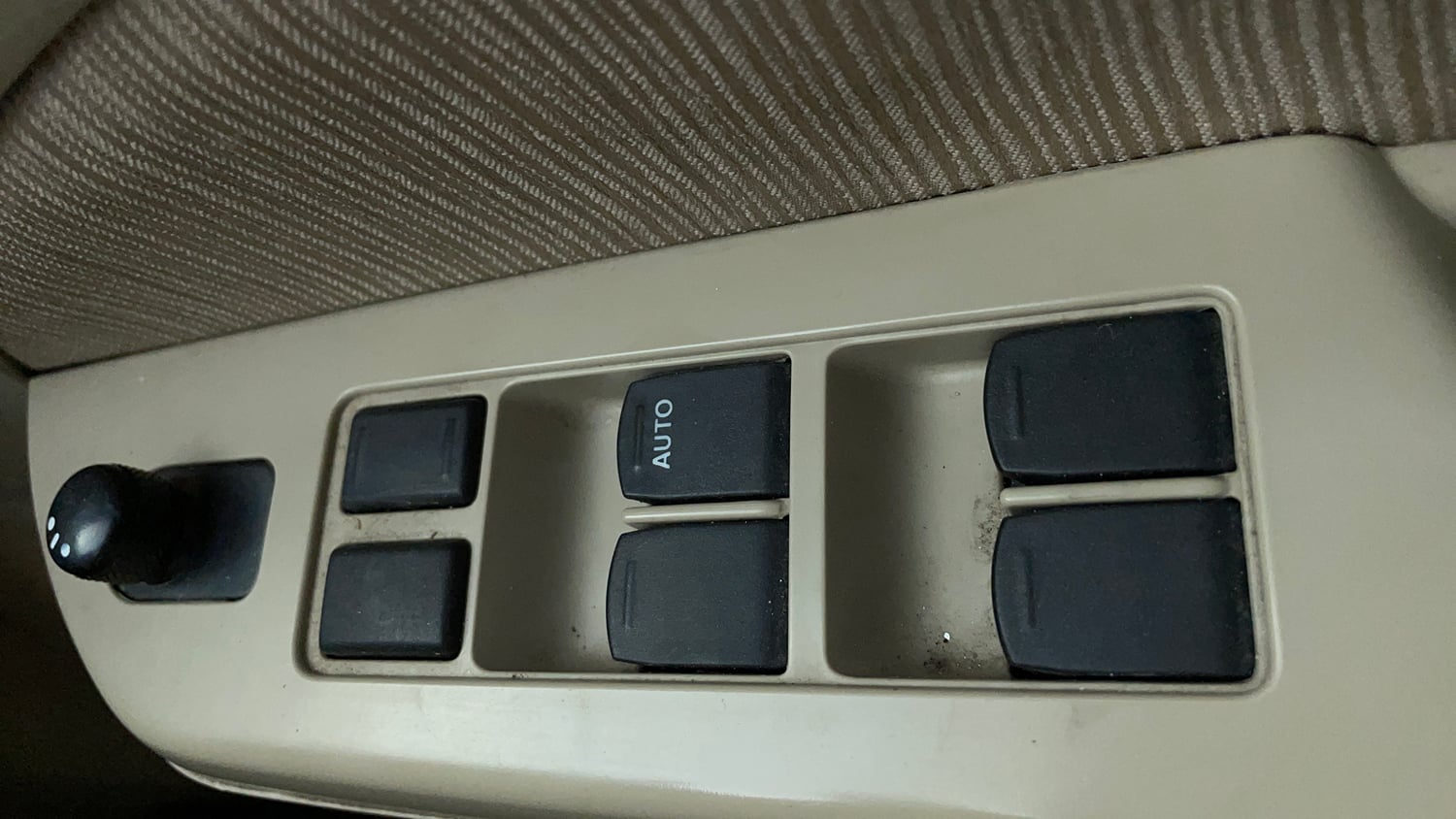Used 2013 Maruti Suzuki Ertiga Vxi Petrol Manual top_features Power windows