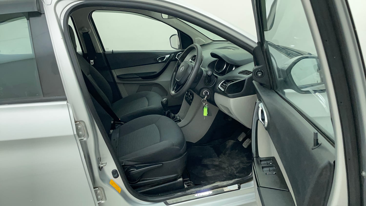 Used 2018 Tata Tiago Revotron XZ Petrol Manual interior RIGHT SIDE FRONT DOOR CABIN VIEW