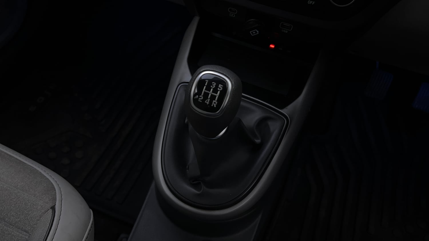 Used 2024 Hyundai Grand i10 Nios Asta 1.2 Kappa Petrol Manual interior GEAR  KNOB VIEW
