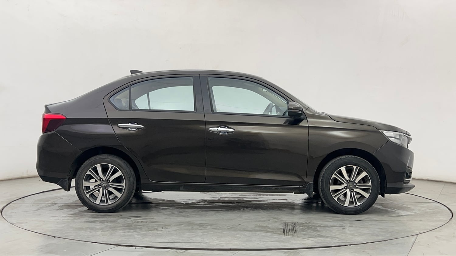 Used 2023 Honda Amaze VX 1.2 Petrol CVT Petrol Automatic exterior RIGHT SIDE VIEW