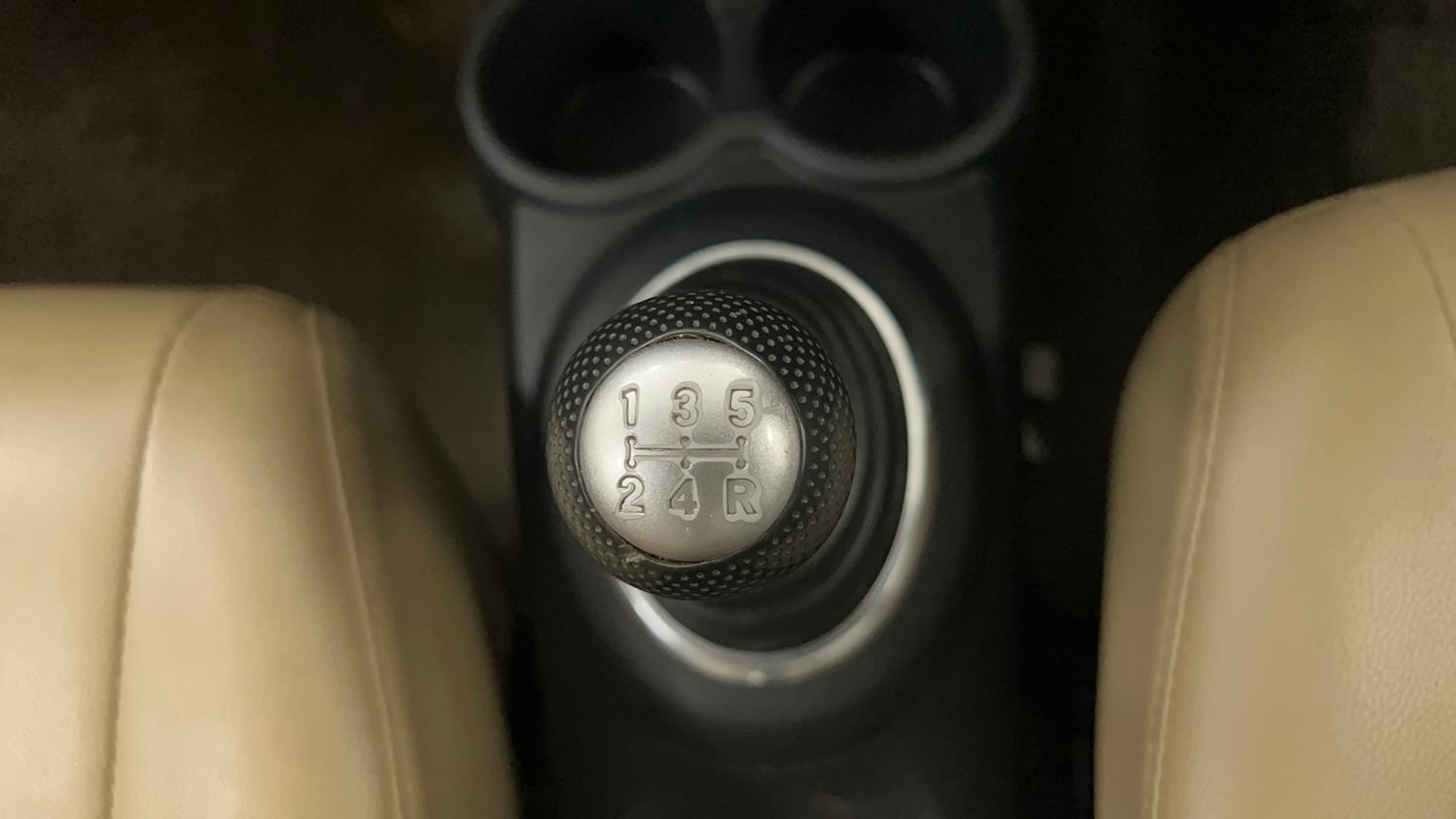 Used 2016 Honda Amaze 1.5 S i-DTEC Diesel Manual interior GEAR  KNOB VIEW