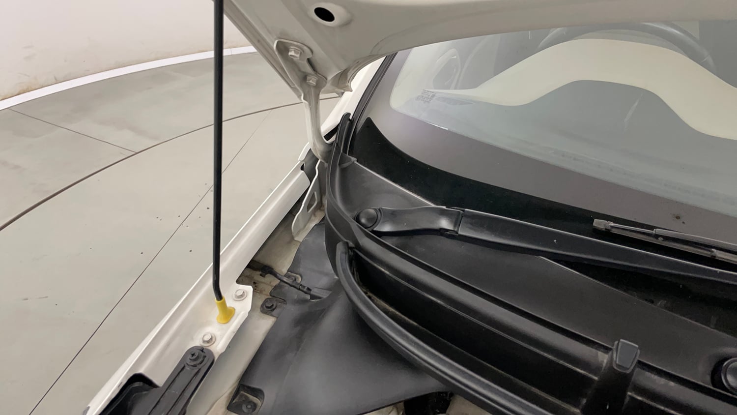 Used 2017 Hyundai Elite i20 Asta 1.2 (O) Petrol Manual engine ENGINE RIGHT SIDE HINGE & APRON VIEW