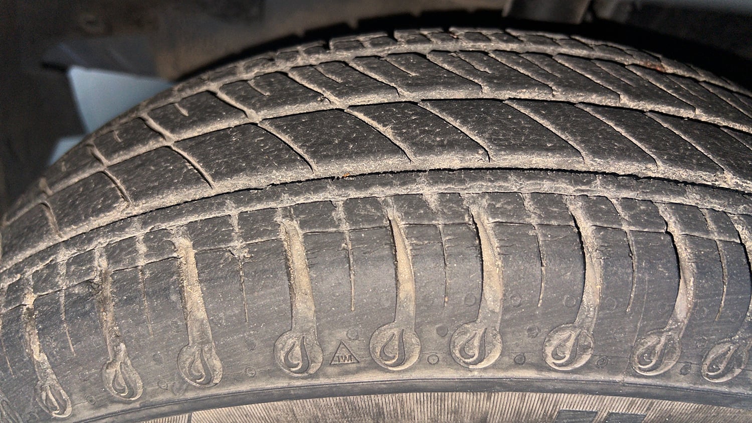 Used 2021 Renault Kwid CLIMBER 1.0 AMT Opt Petrol Automatic tyres LEFT FRONT TYRE TREAD VIEW