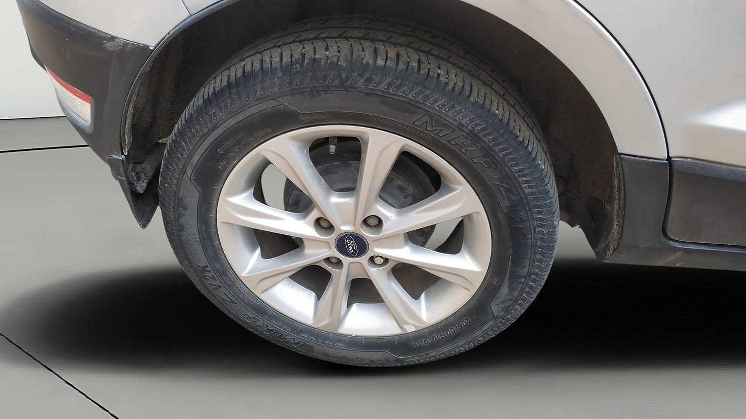 Used 2018 Ford EcoSport Titanium 1.5L Ti-VCT Petrol Manual tyres RIGHT REAR TYRE RIM VIEW